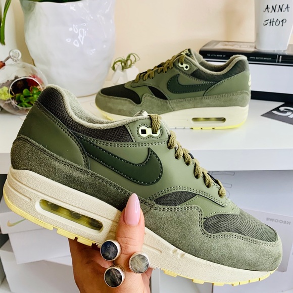 NWT Nike Air Max 1 - Picture 1 of 9